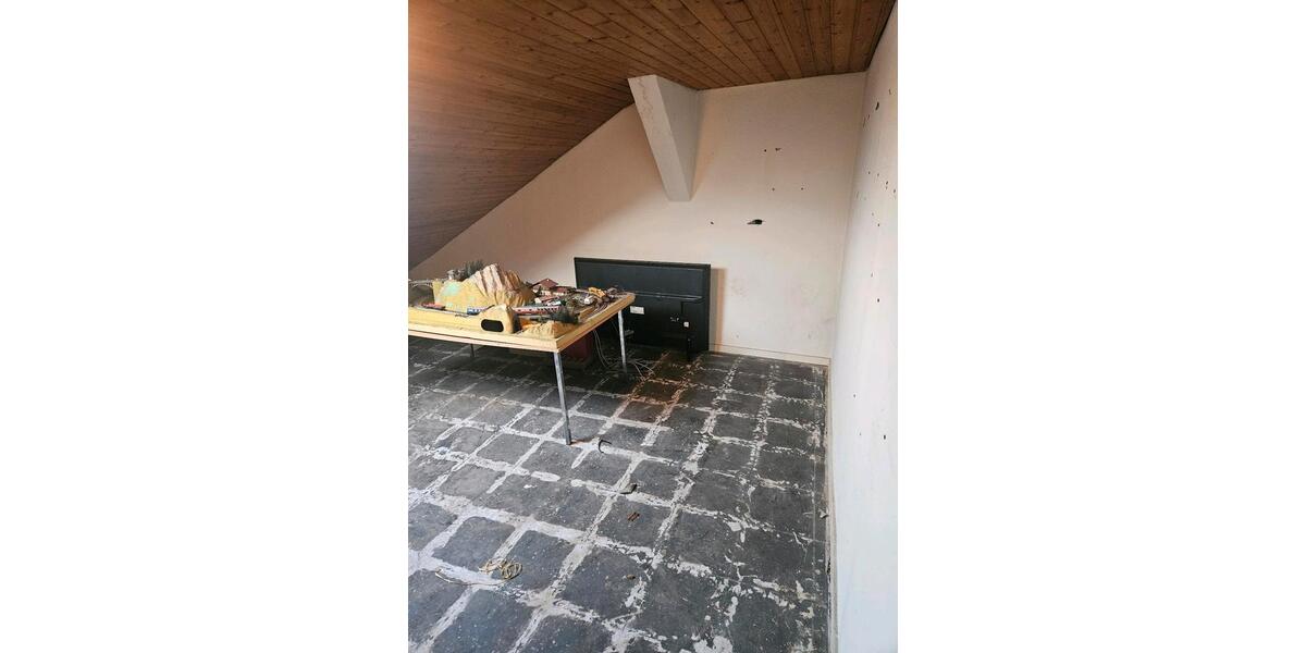 Dachgeschoßwohnung Wuppertal Barmen - 3 Zimmer, 500&euro; | Angebot:23220402