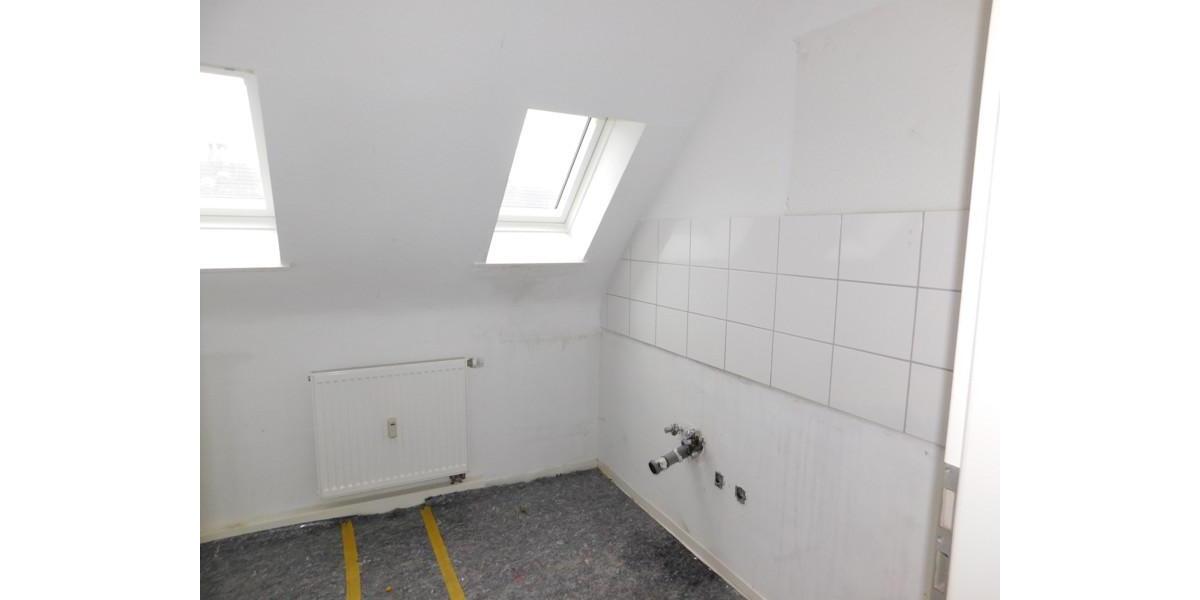Dachgeschoßwohnung Essen Stadtbezirk III - 2.5 Zimmer, 48 m&sup2;, 451&euro; | Angebot:24249118