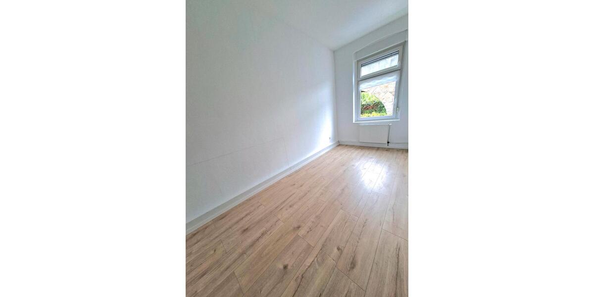 Erdgeschoßwohnung Solingen Aufderhöhe - 4 Zimmer, 85 m&sup2;, 890&euro; | Angebot:26489881