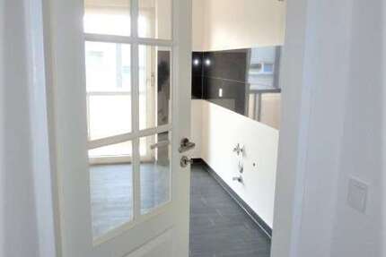 Wohnung Langenfeld (Rheinland) - 2 Zimmer, 65 m&sup2;, 215.000&euro; | Angebot:24832114