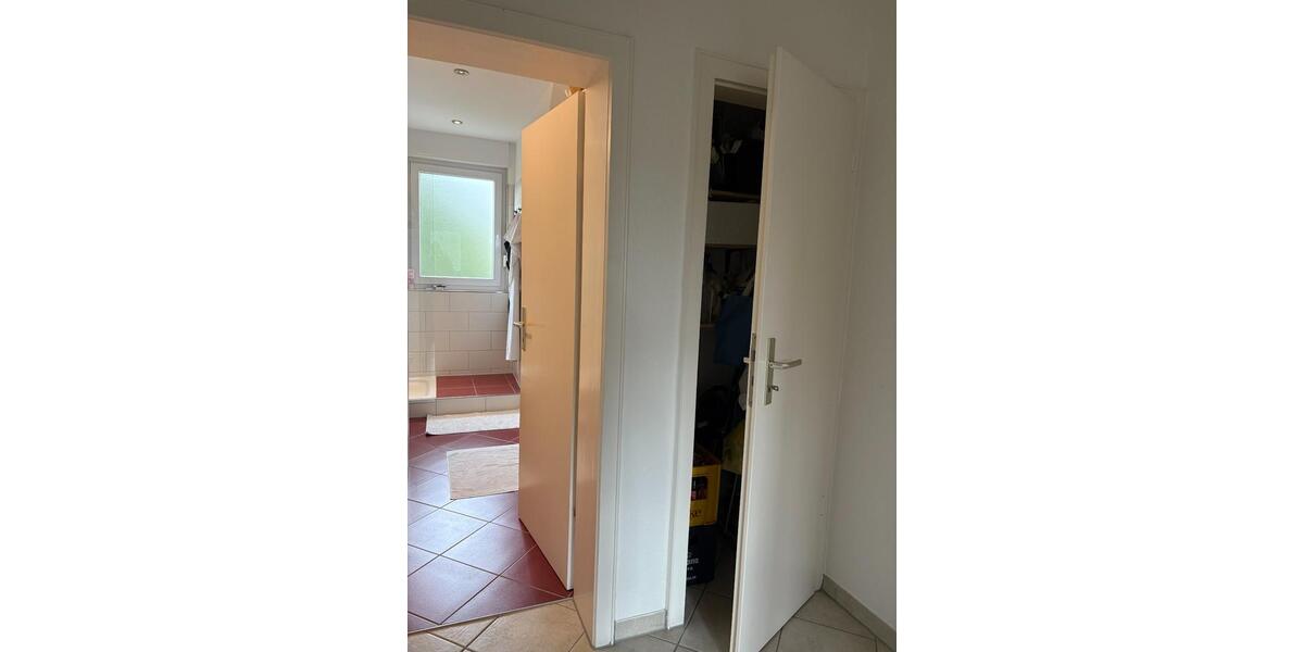 Dachgeschoßwohnung Hattingen Niederbonsfeld - 3.5 Zimmer, 98 m&sup2;, 1.025&euro; | Angebot:25920041