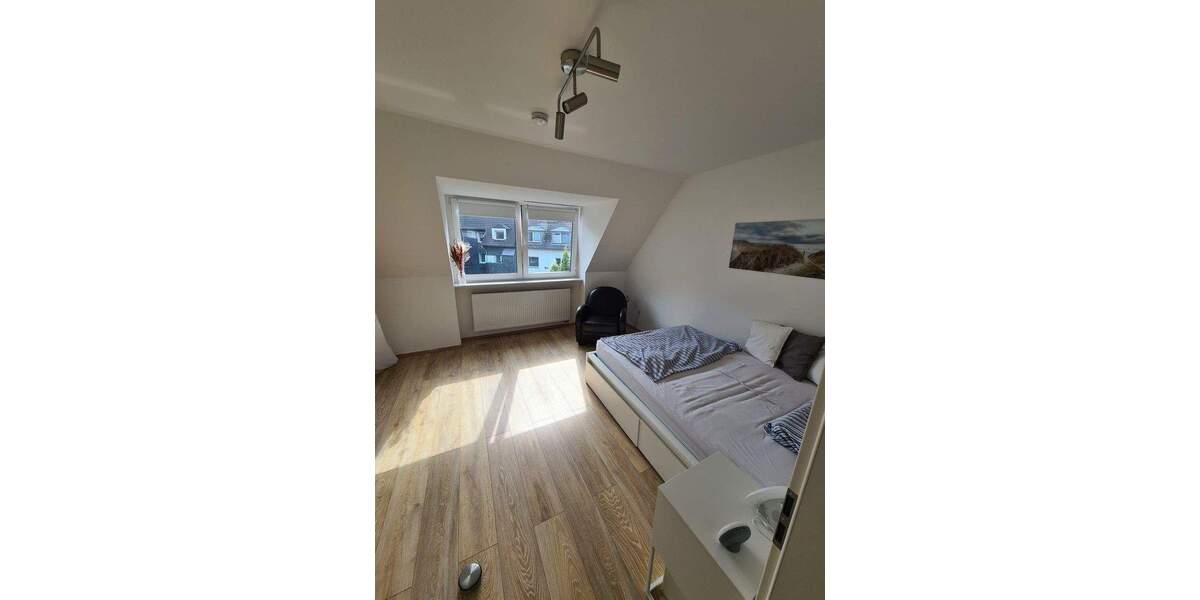 Etagenwohnung Düsseldorf Pempelfort - 4 Zimmer, 95 m&sup2;, 1.300&euro; | Angebot:25846216