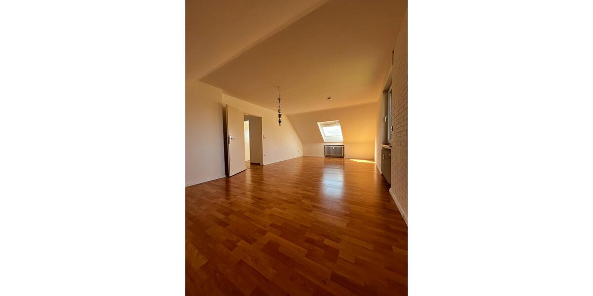 Dachgeschoßwohnung Wuppertal Cronenberg - 3 Zimmer, 64 m&sup2;, 520&euro; | Angebot:26636785