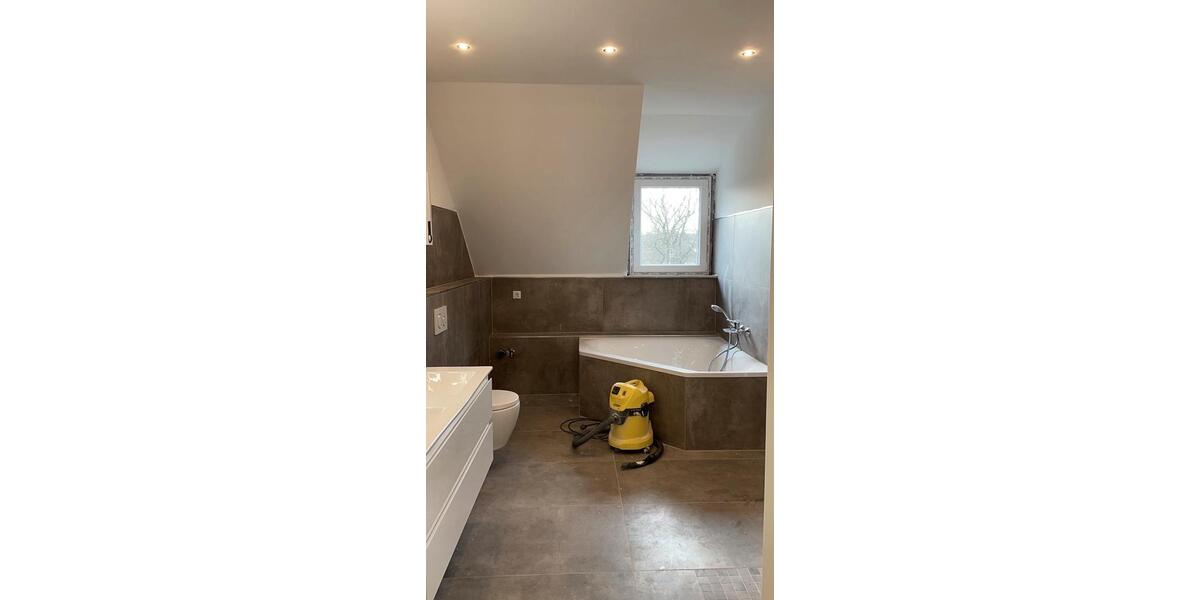 Dachgeschoßwohnung Mülheim an der Ruhr Broich - 2 Zimmer, 82 m&sup2;, 705&euro; | Angebot:26626173