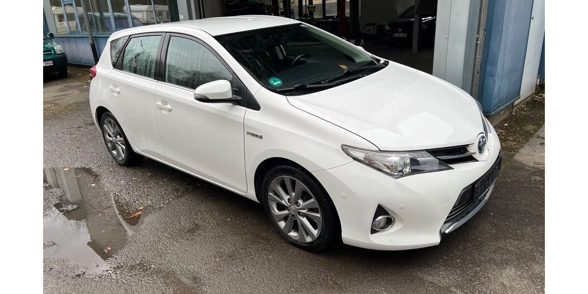 Toyota Auris 140.000 km 8.750 &euro; Wuppertal 42389