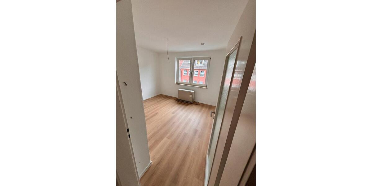 Etagenwohnung Essen Huttrop - 3 Zimmer, 76 m&sup2;, 998&euro; | Angebot:25831686