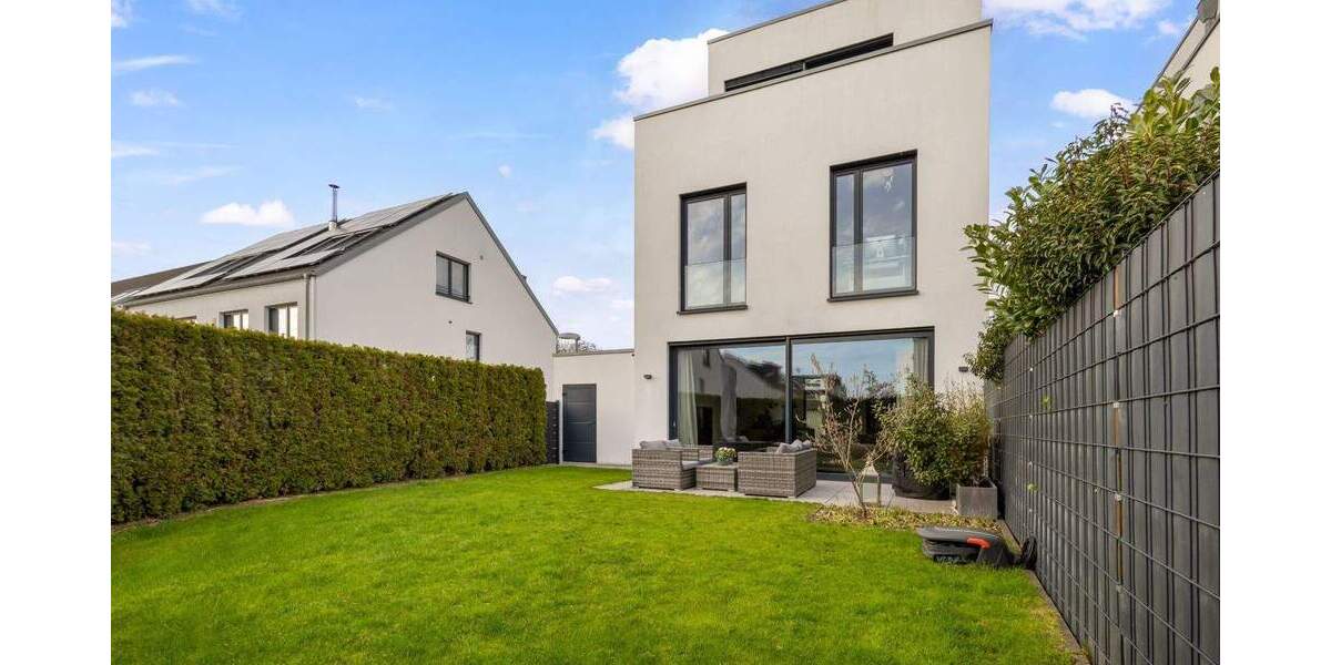 Einfamilienhaus Düsseldorf Mörsenbroich - 5 Zimmer, 221 m&sup2;, 1.990.000&euro; | Angebot:25929371