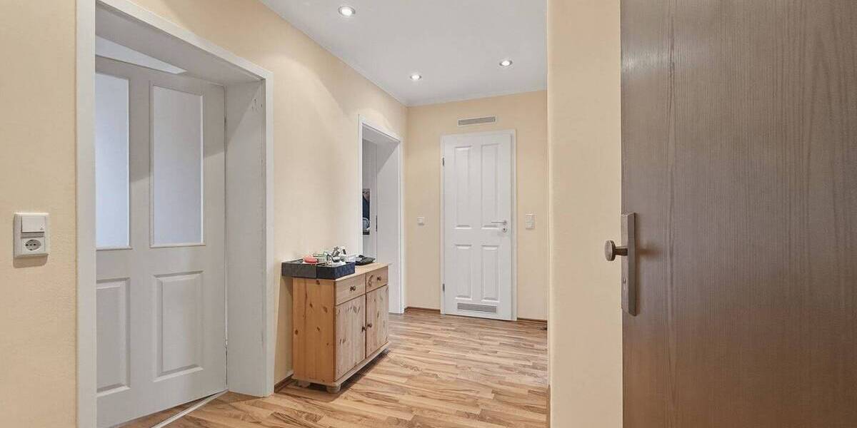 Etagenwohnung Solingen Höhscheid - 2 Zimmer, 67 m&sup2;, 149.000&euro; | Angebot:26391781
