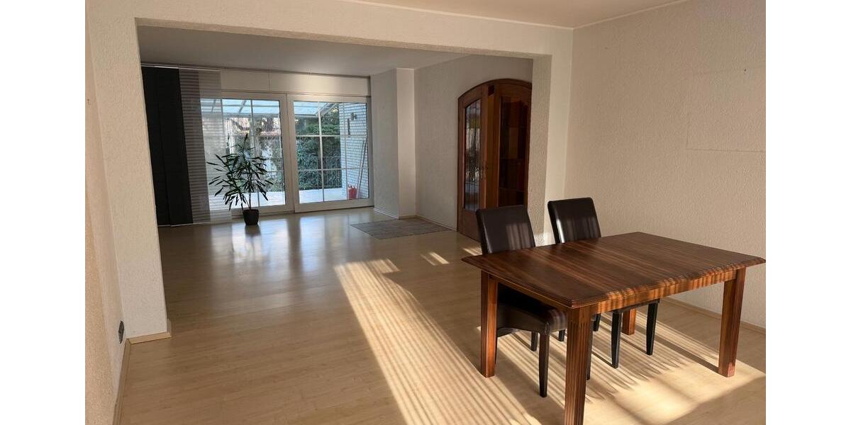 Erdgeschoßwohnung Gelsenkirchen Gelsenkirchen-Mitte - 3.5 Zimmer, 125 m&sup2;, 1.500&euro; | Angebot:26538381