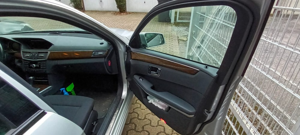 Mercedes-Benz E 200 177.000 km 12.500 &euro; Gelsenkirchen 45879