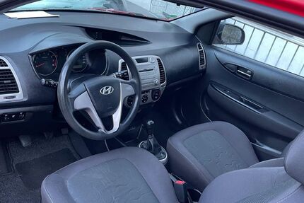 Hyundai i20 126.000 km 2.500 &euro; Essen 45127