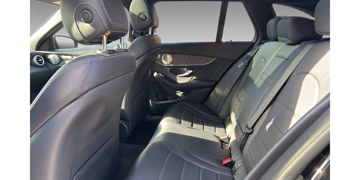 Mercedes-Benz C 400 T 4M AMG Pano Burm StdHz. HuD AHK Leder 138.921 km 25.500 &euro; Wuppertal 42327