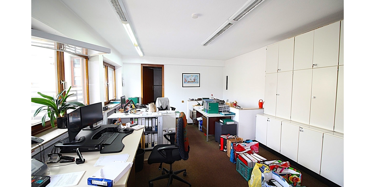 Kernsaniertes Einfamilienhaus mit (Bau)-Grundstück und großem Anbau mit vielen Nutzungsmöglichkeiten - Einfamilienhaus Solingen Ohligs | Angebot:23472326