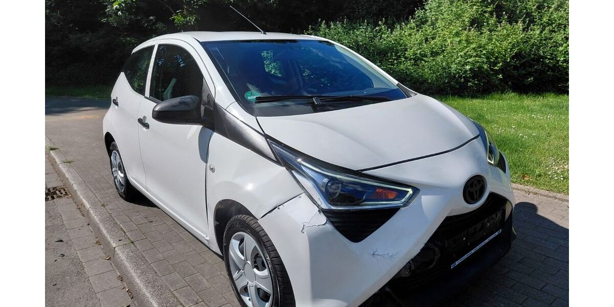 Toyota Aygo (X) 99.000 km 5.999 &euro; Gelsenkirchen 45889