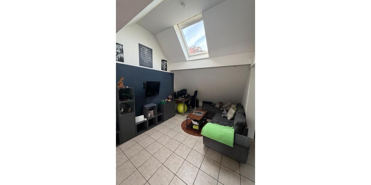 Dachgeschoßwohnung Halver - 2.5 Zimmer, 85 m&sup2;, 750&euro; | Angebot:26612618