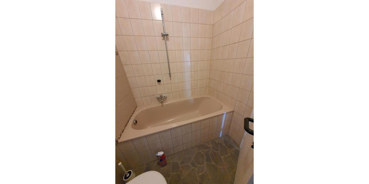 Etagenwohnung Wuppertal Gemarkung Langerfeld - 2 Zimmer, 67 m&sup2;, 85.000&euro; | Angebot:26109211