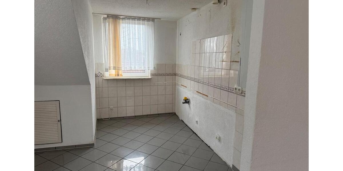 Dachgeschoßwohnung Essen Stadtbezirk III - 4 Zimmer, 82 m&sup2;, 920&euro; | Angebot:25222612