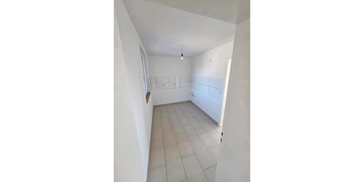 Etagenwohnung Solingen Mitte - 3 Zimmer, 70 m&sup2;, 680&euro; | Angebot:25933003