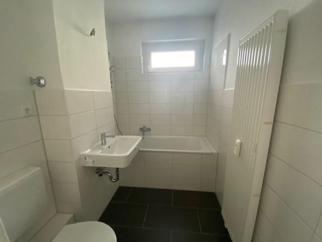 Erdgeschoßwohnung Essen Stadtbezirk VII - 3 Zimmer, 68 m&sup2;, 646&euro; | Angebot:26555680