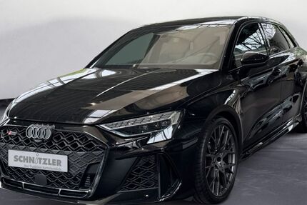 Audi RS3 4.000 km 63.895 &euro; Hilden 40721