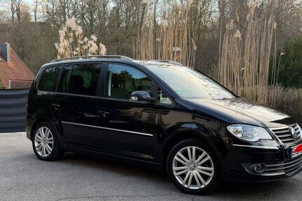 VW Touran 61.222 km 5.300 &euro; Essen 45147