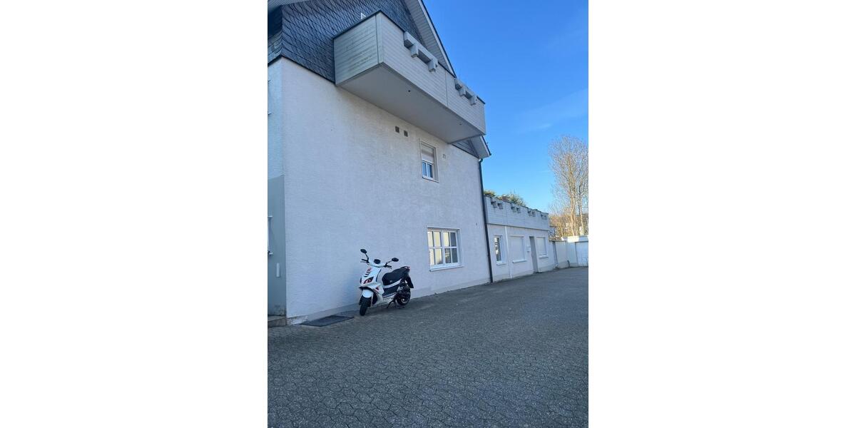 Erdgeschoßwohnung Schwelm - 3 Zimmer, 158 m&sup2;, 1.499&euro; | Angebot:26577492
