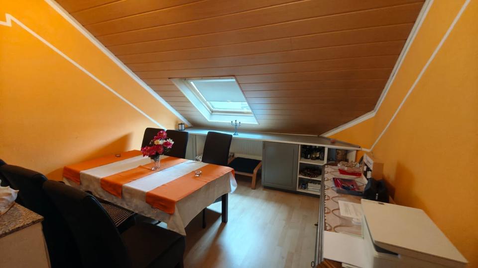 Dachgeschoßwohnung Düsseldorf Stadtbezirk 8 - 3 Zimmer, 85 m&sup2;, 1.100&euro; | Angebot:26475296