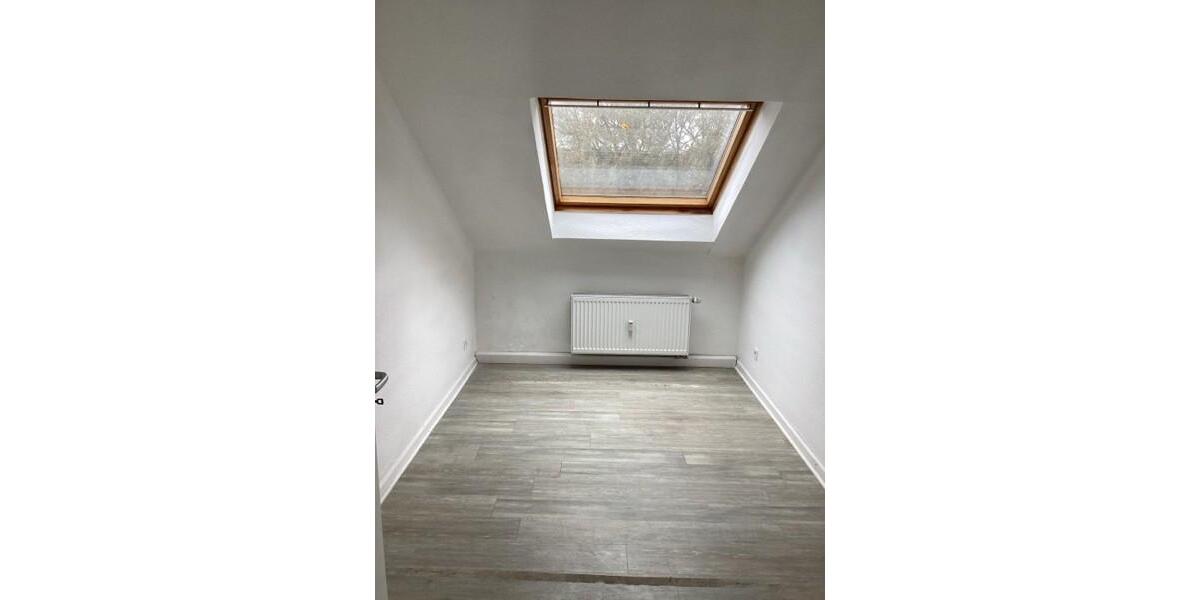 Dachgeschoßwohnung Essen Stadtbezirk IV - 3 Zimmer, 52 m&sup2;, 523&euro; | Angebot:22955580