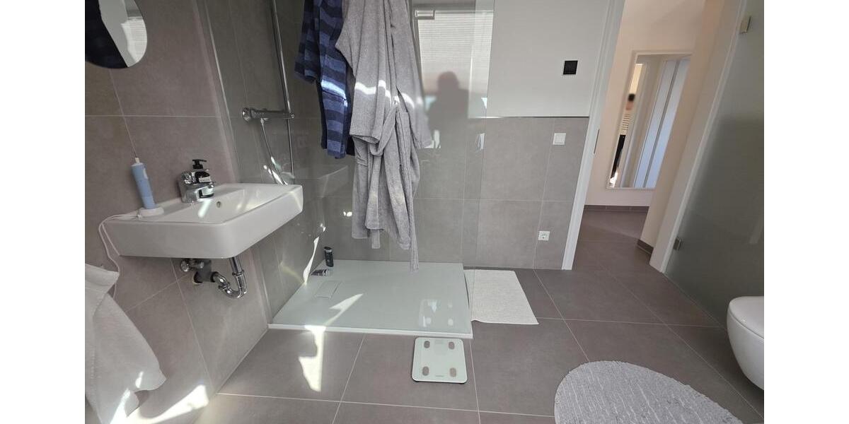 Etagenwohnung Hilden Forstbach - 4 Zimmer, 135 m&sup2;, 1.990&euro; | Angebot:25406505