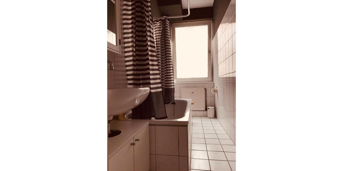 Etagenwohnung Essen Stadtkern - 1 Zimmer, 34 m&sup2;, 800&euro; | Angebot:25824119
