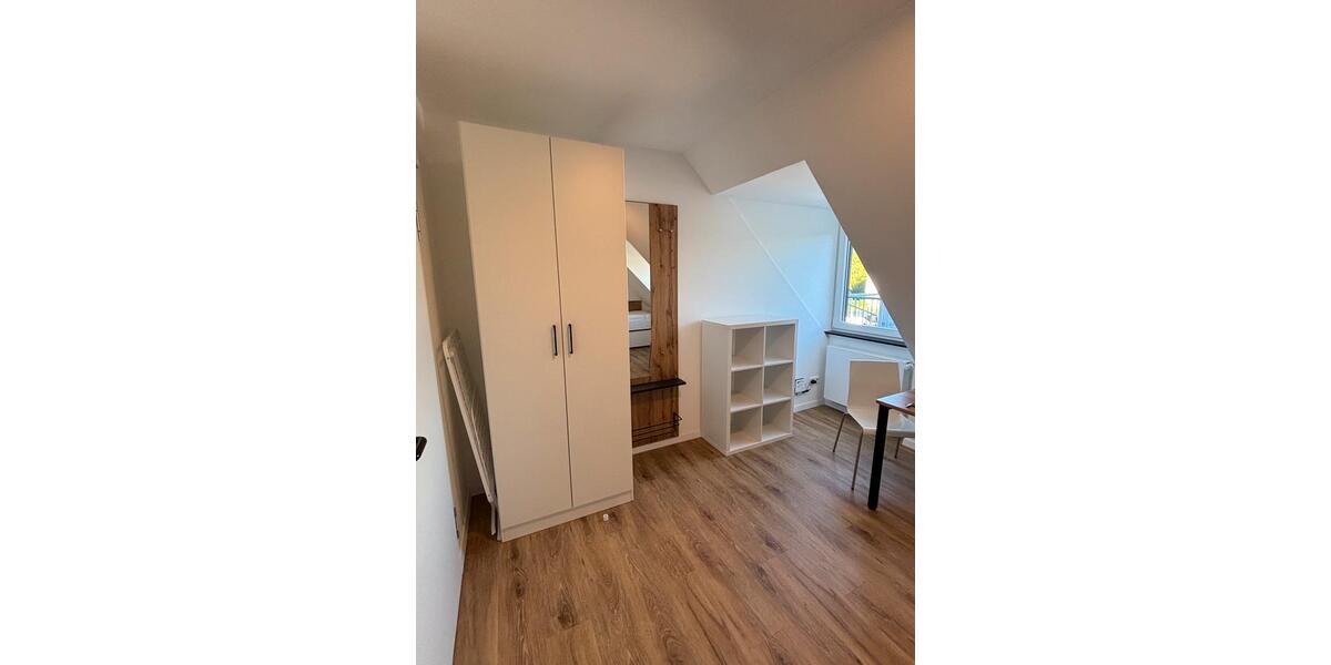 Dachgeschoßwohnung Essen Stadtbezirk VI - 1 Zimmer, 19 m&sup2;, 600&euro; | Angebot:26443466