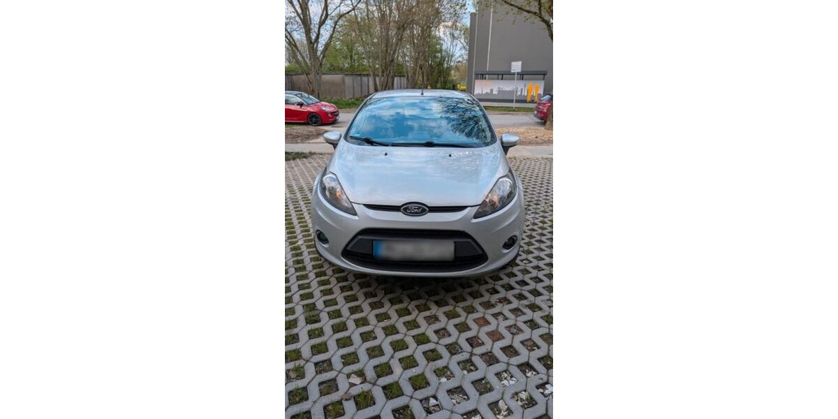 Ford Fiesta 99.980 km 3.200 &euro; Bochum 44789