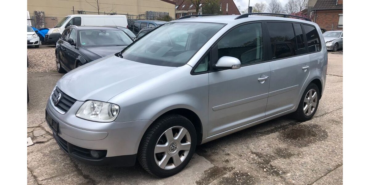 VW Touran 174.564 km 2.690 &euro; Düsseldorf 40231
