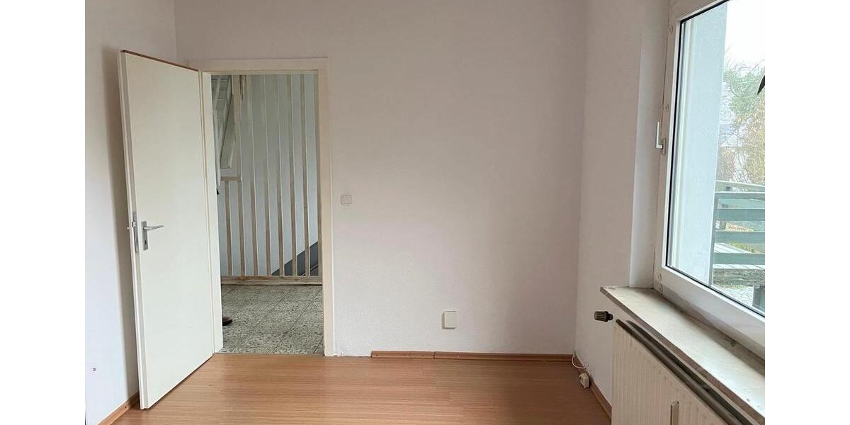 Etagenwohnung Burscheid - 2 Zimmer, 90 m&sup2;, 780&euro; | Angebot:25294112