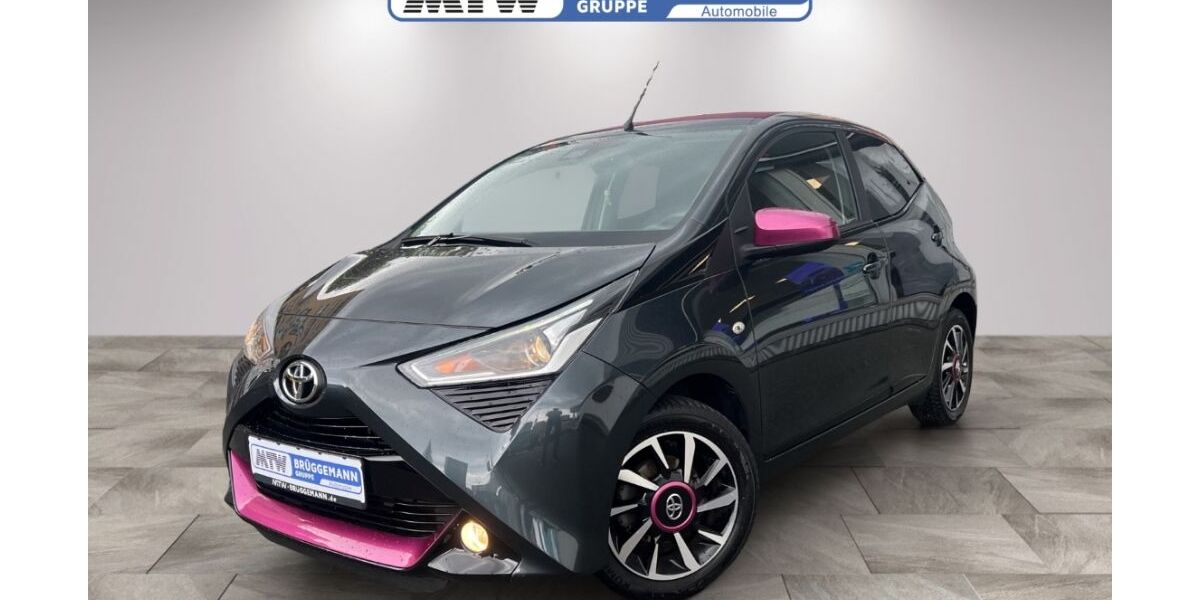 Toyota Aygo (X) 51.924 km 10.970 &euro; Essen 45145