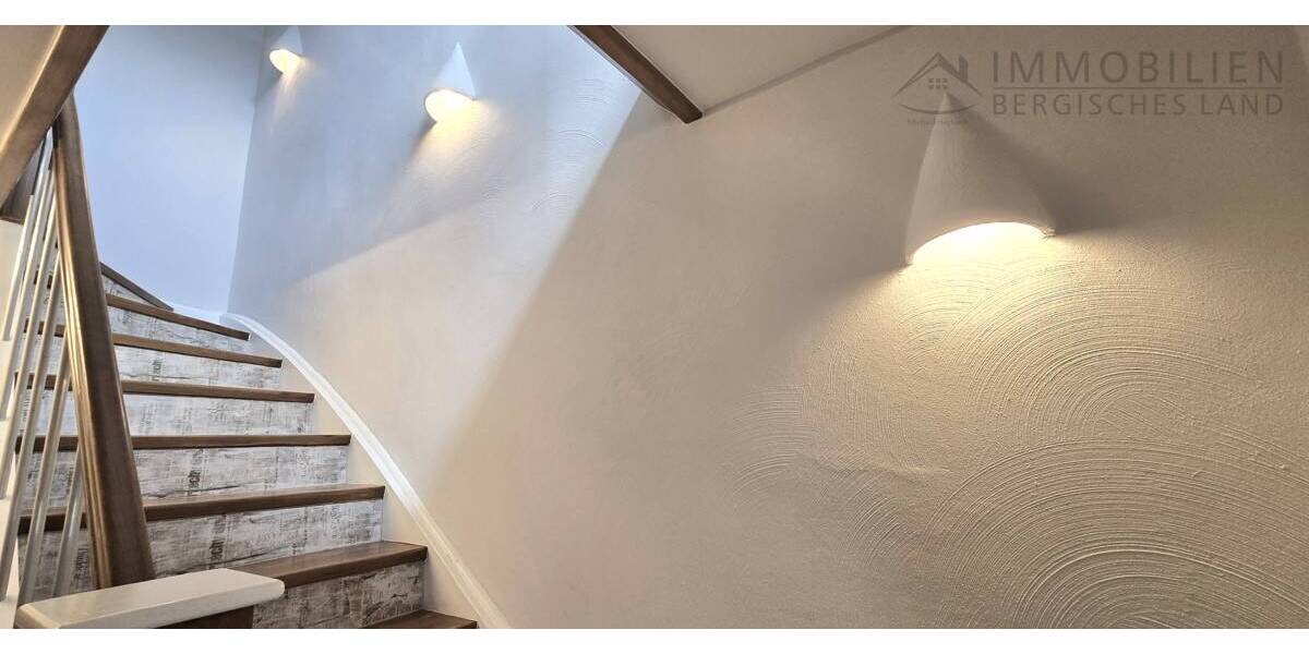 Reihenendhaus Hückeswagen Innenstadt - 4 Zimmer, 110 m&sup2;, 325.000&euro; | Angebot:25675573