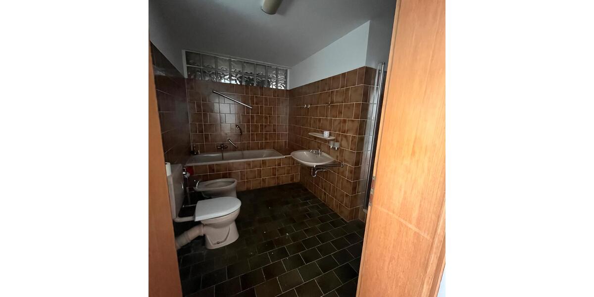 Etagenwohnung Wermelskirchen - 3 Zimmer, 101 m&sup2;, 1.200&euro; | Angebot:26400653