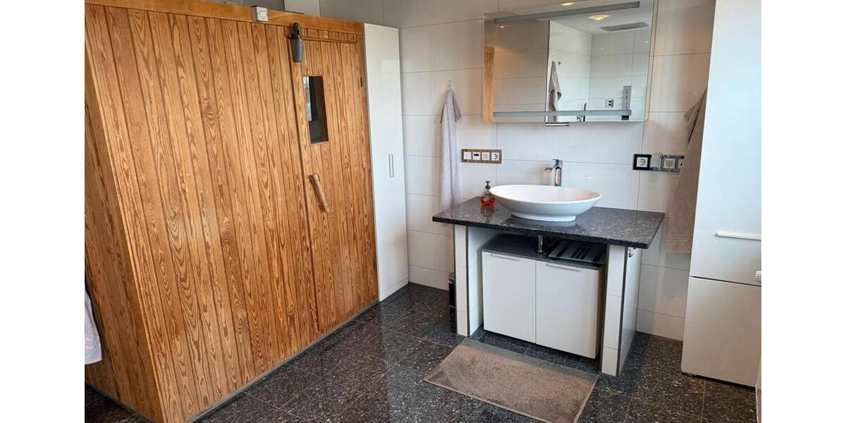 Dachgeschoßwohnung Herne - 2.5 Zimmer, 140 m&sup2;, 950&euro; | Angebot:25179786