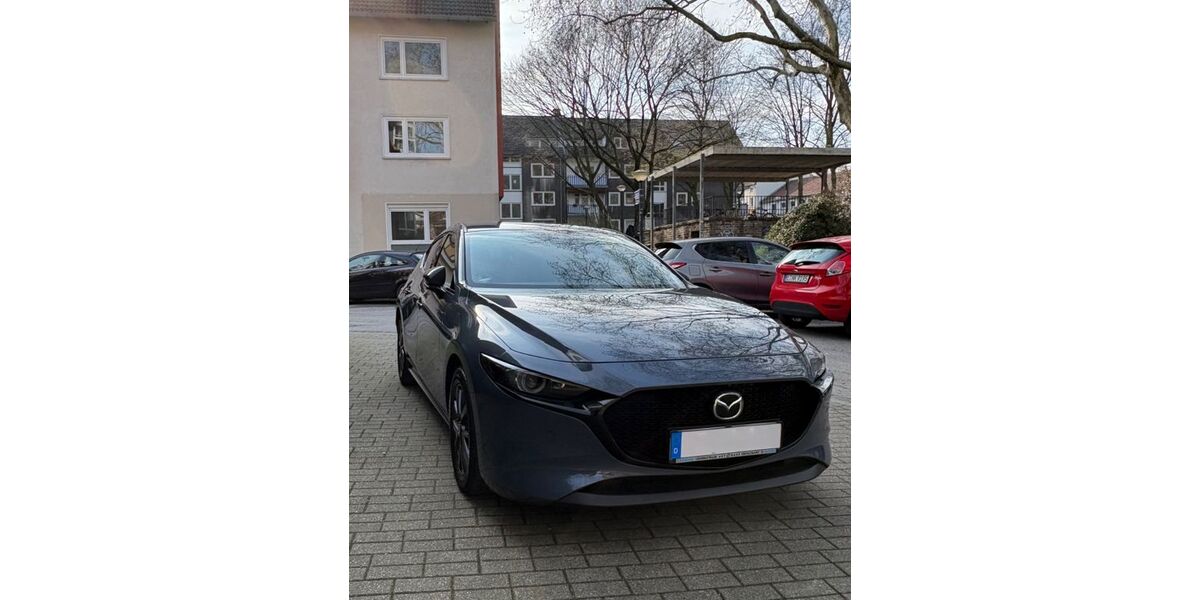 Mazda 3 147.360 km 16.500 &euro; Essen 45128