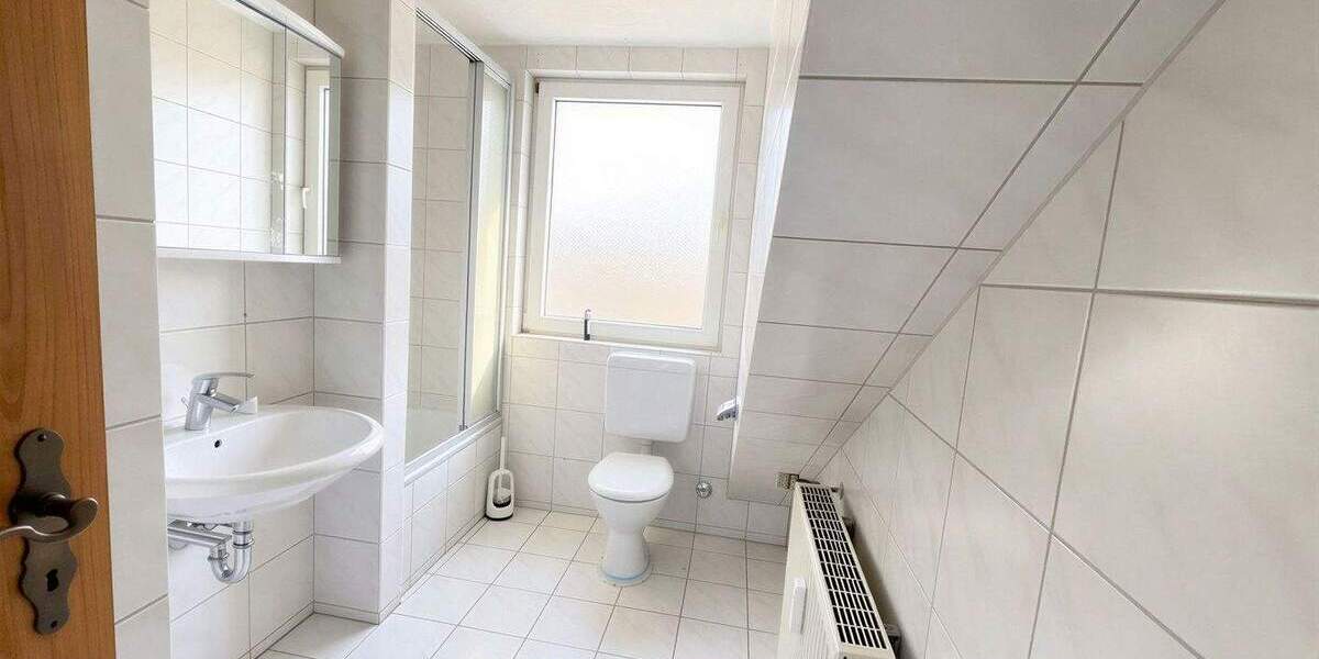 Etagenwohnung Wuppertal Langerfeld - 5 Zimmer, 132 m&sup2;, 279.000&euro; | Angebot:25696386