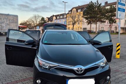 Toyota Auris 107.169 km 11.000 &euro; Hilden 40724