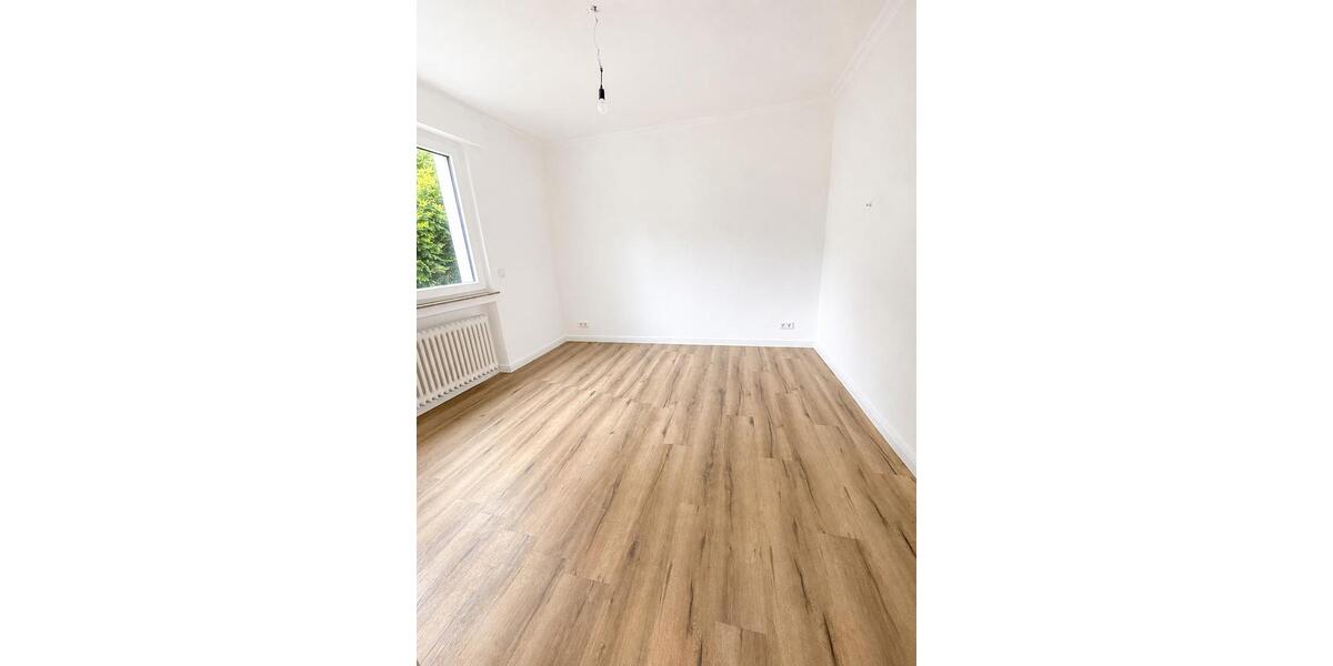 Erdgeschoßwohnung Solingen Burg - 3 Zimmer, 98 m&sup2;, 1.560&euro; | Angebot:26625144