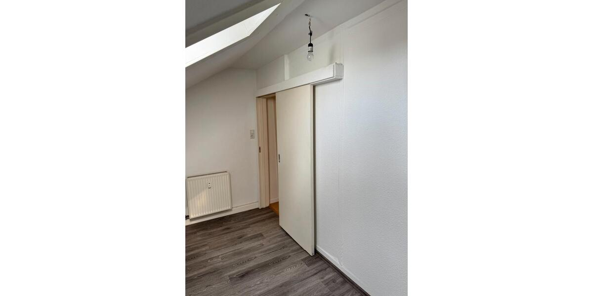 Dachgeschoßwohnung Hattingen - 3 Zimmer, 61 m&sup2;, 385&euro; | Angebot:26612580