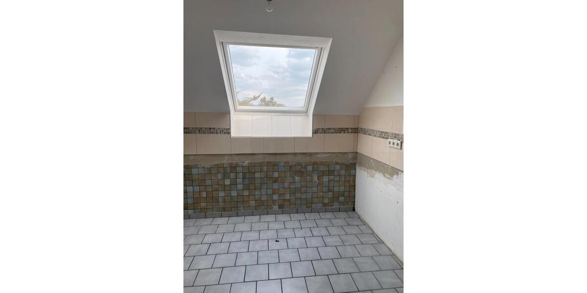 Dachgeschoßwohnung Velbert Pöthen - 3 Zimmer, 68 m&sup2;, 430&euro; | Angebot:26338384
