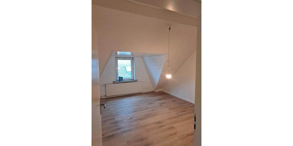 Dachgeschoßwohnung Essen Stadtbezirk IV - 2 Zimmer, 59 m&sup2;, 620&euro; | Angebot:26021462