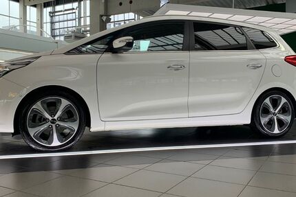 Kia Carens 74.000 km 13.500 &euro; Mülheim an der Ruhr 45475