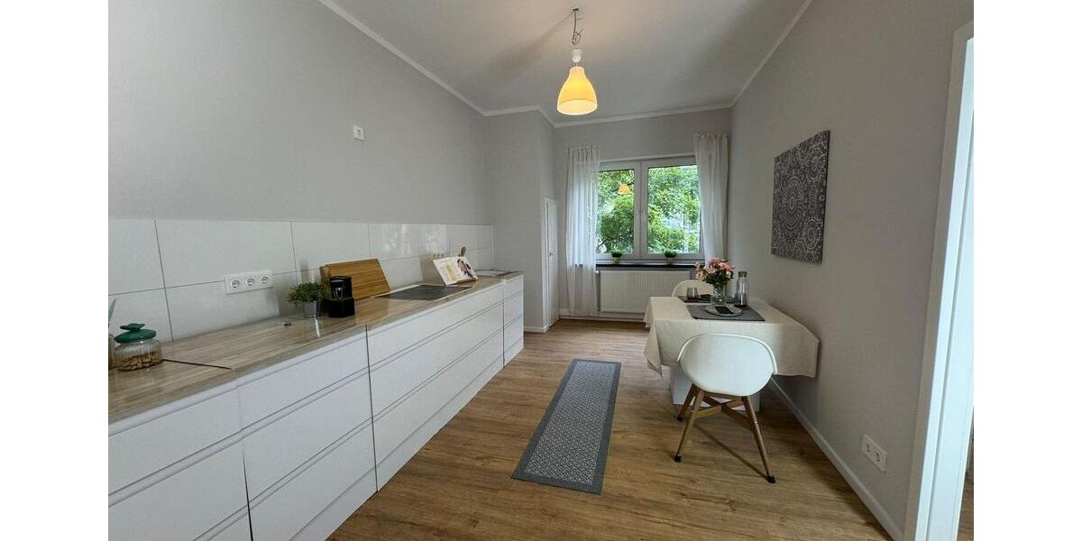 Etagenwohnung Düsseldorf Oberbilk - 2 Zimmer, 65 m&sup2;, 1.200&euro; | Angebot:26562080