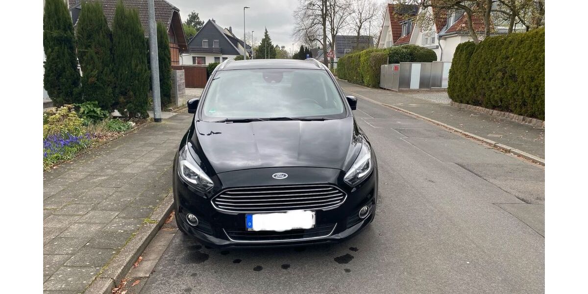 Ford S-Max 135.000 km 17.800 &euro; Düsseldorf 40593