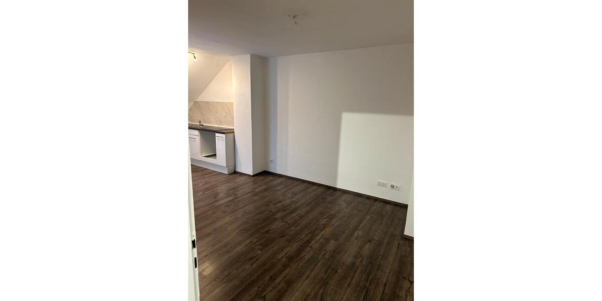 Dachgeschoßwohnung Wuppertal Gemarkung Elberfeld - 2 Zimmer, 50 m&sup2;, 680&euro; | Angebot:24819817