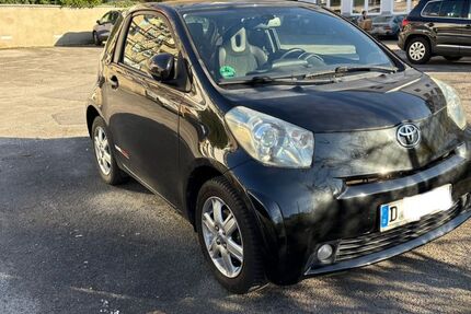 Toyota IQ 158.000 km 5.300 &euro; Düsseldorf 40227